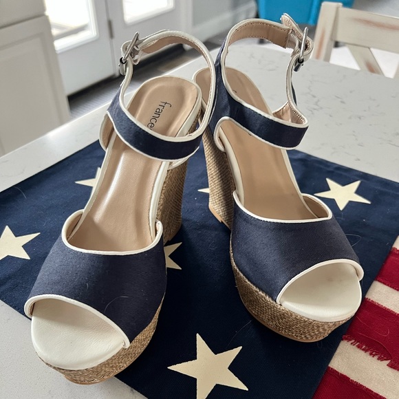 Navy and white wedge heels size 8 - Picture 2 of 4